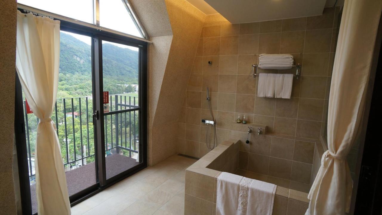 Hotel Les Champs Jiaoxi Bagian luar foto