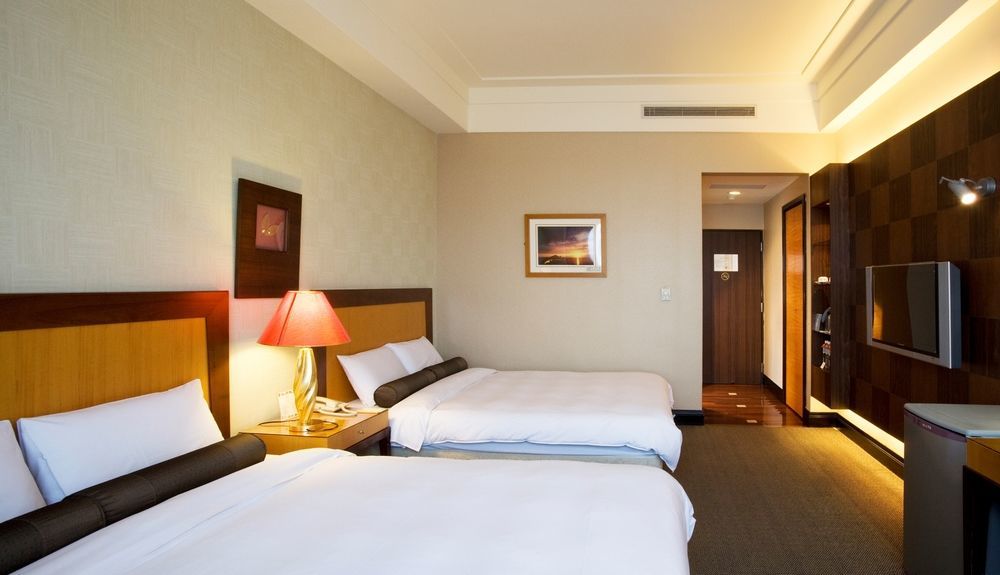 Hotel Les Champs Jiaoxi Bagian luar foto
