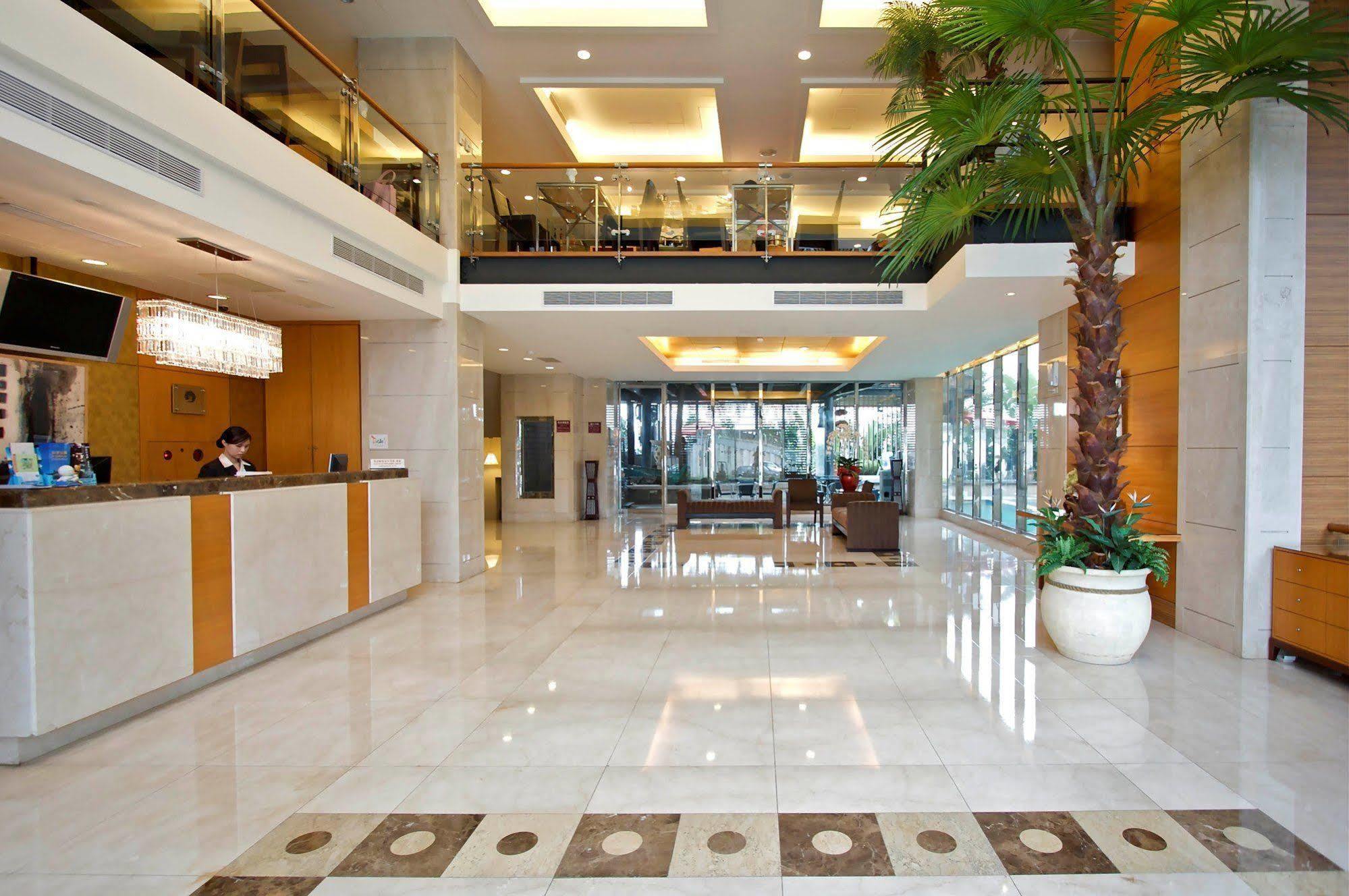 Hotel Les Champs Jiaoxi Bagian luar foto