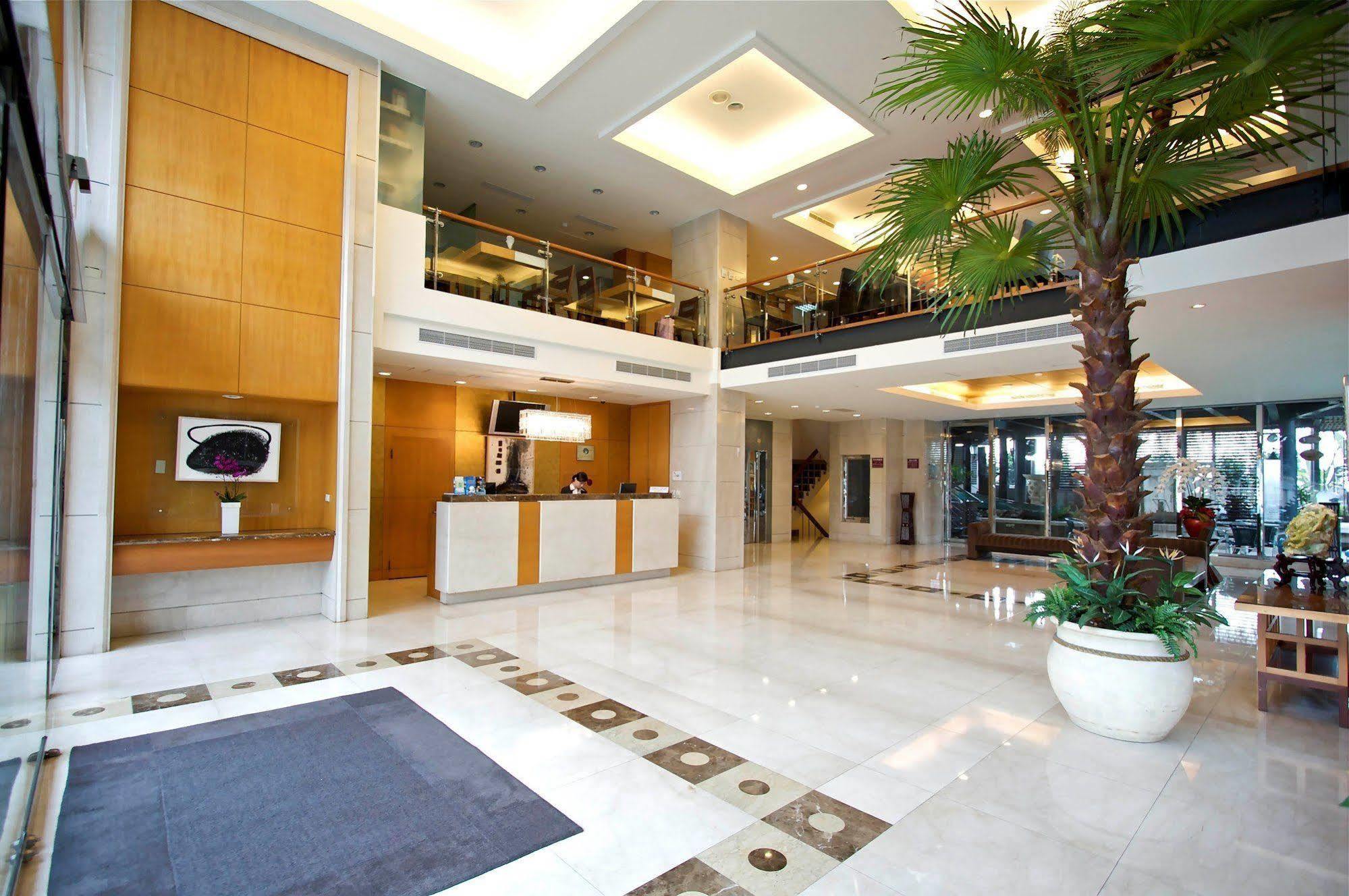 Hotel Les Champs Jiaoxi Bagian luar foto