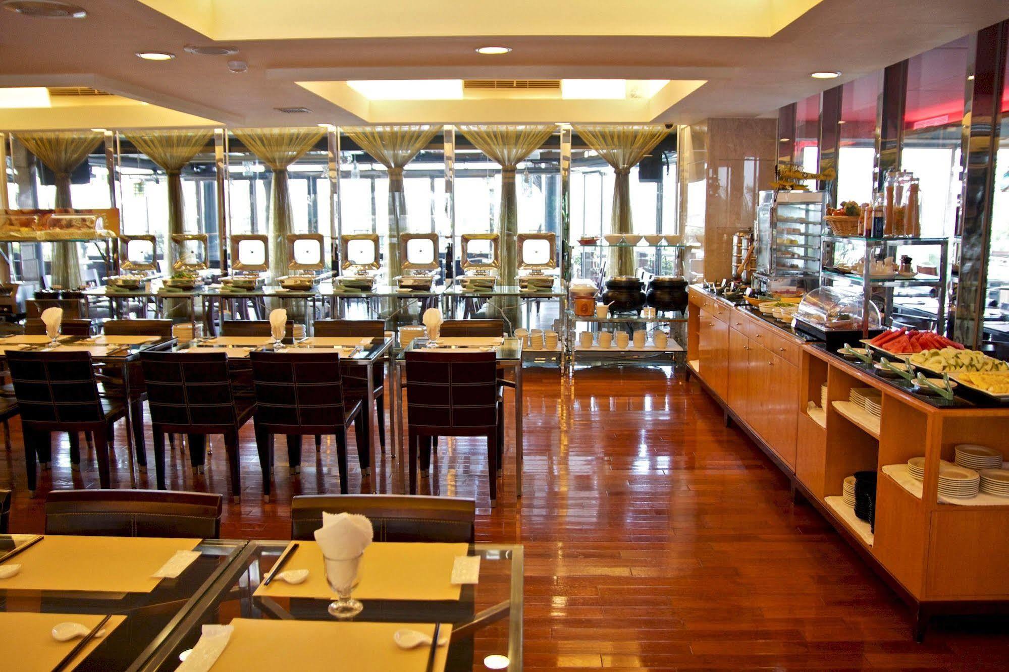 Hotel Les Champs Jiaoxi Bagian luar foto