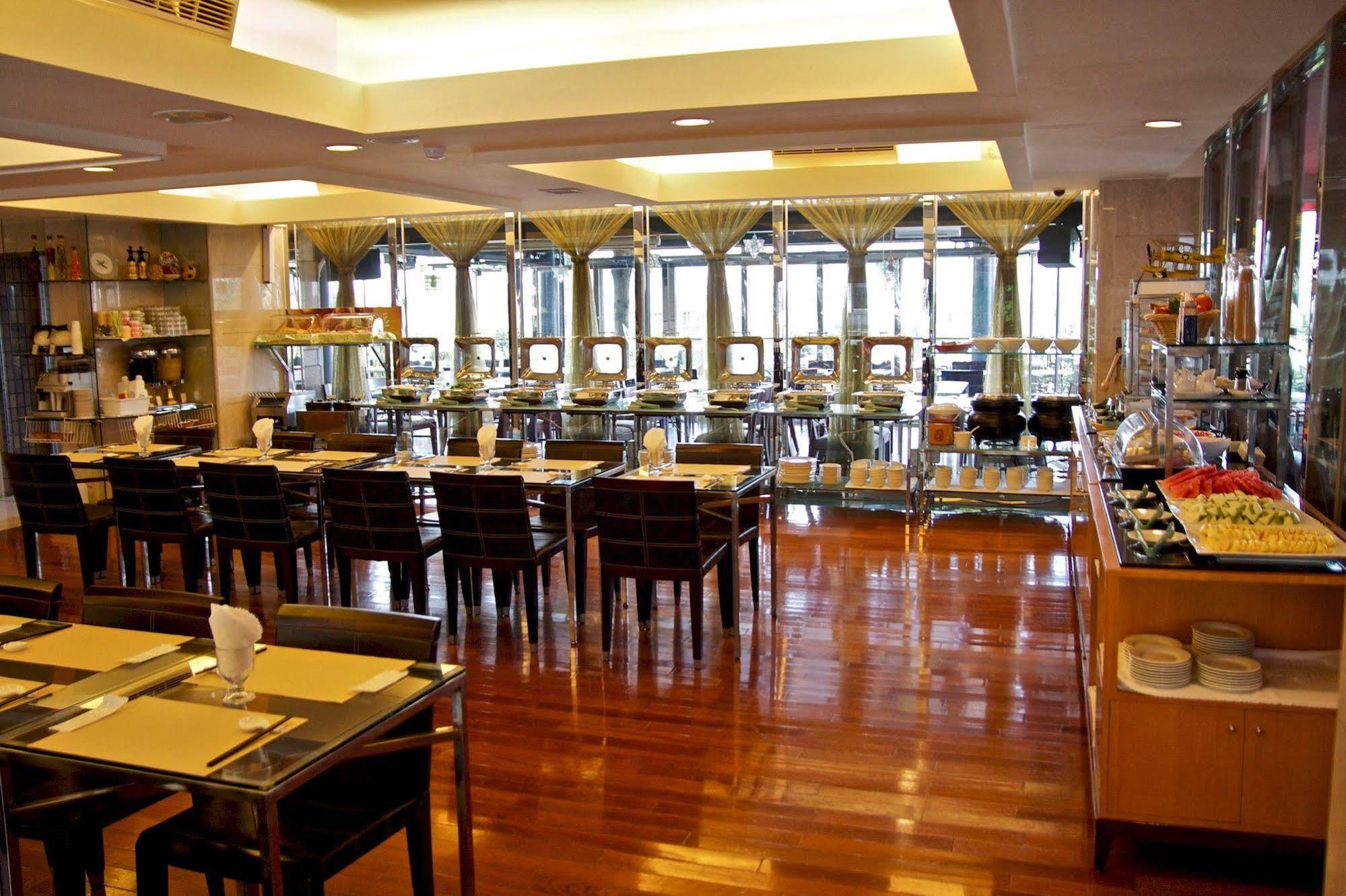 Hotel Les Champs Jiaoxi Bagian luar foto