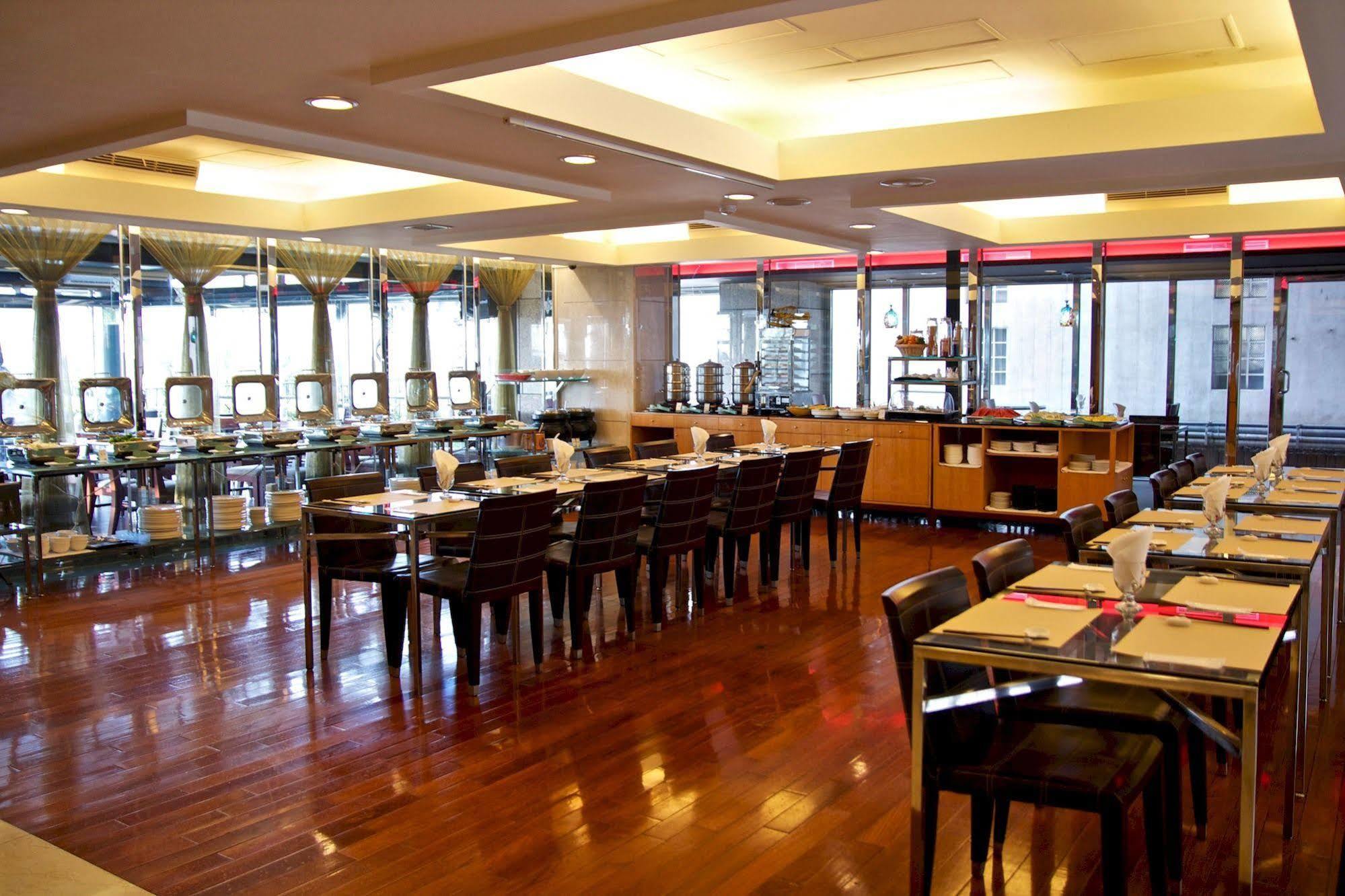 Hotel Les Champs Jiaoxi Bagian luar foto