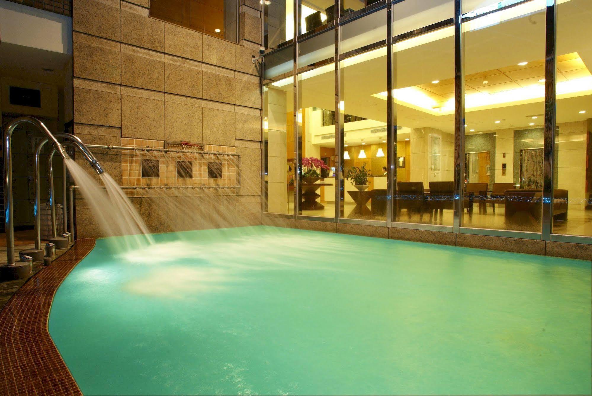 Hotel Les Champs Jiaoxi Bagian luar foto