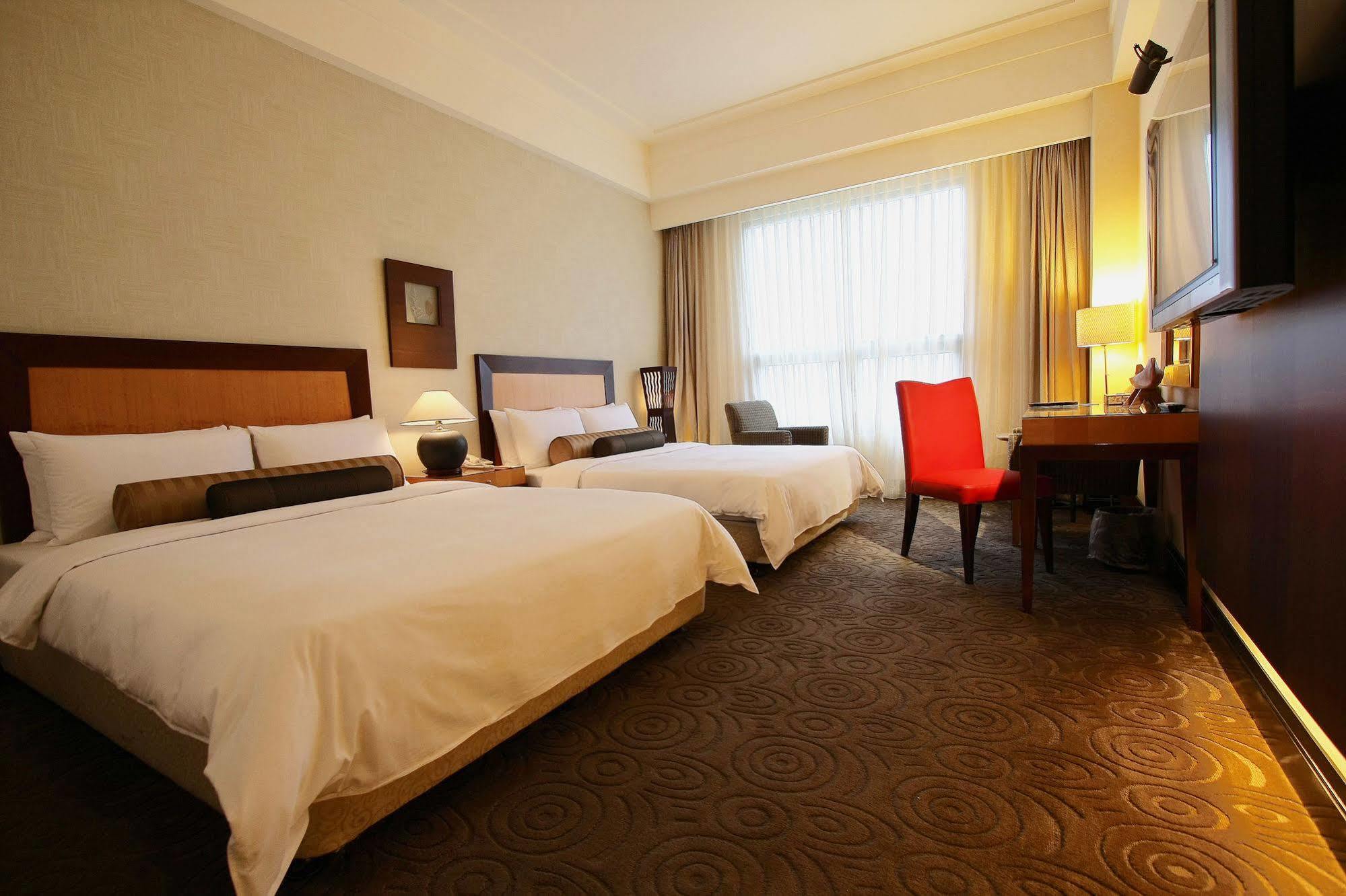Hotel Les Champs Jiaoxi Bagian luar foto
