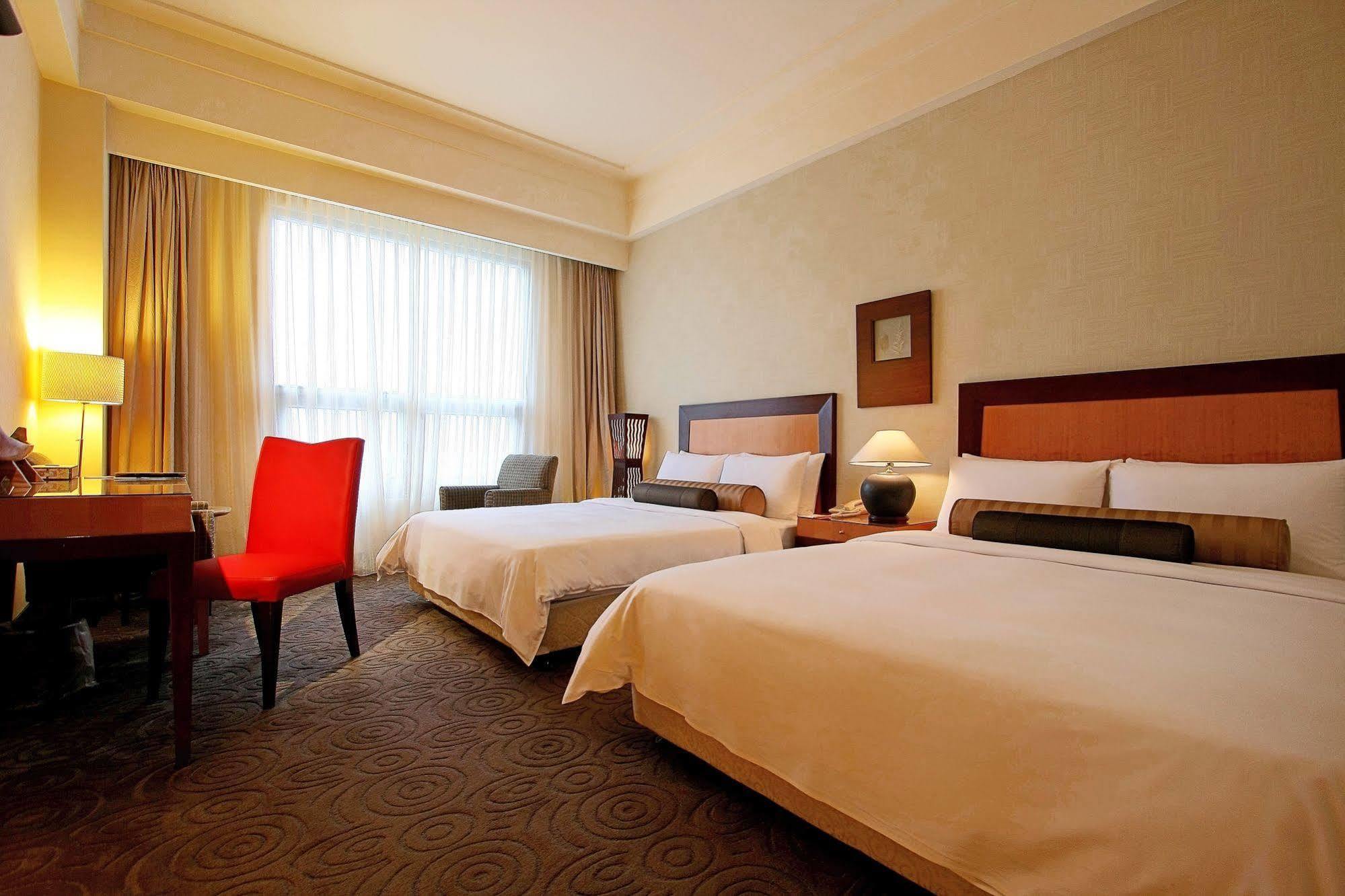 Hotel Les Champs Jiaoxi Bagian luar foto