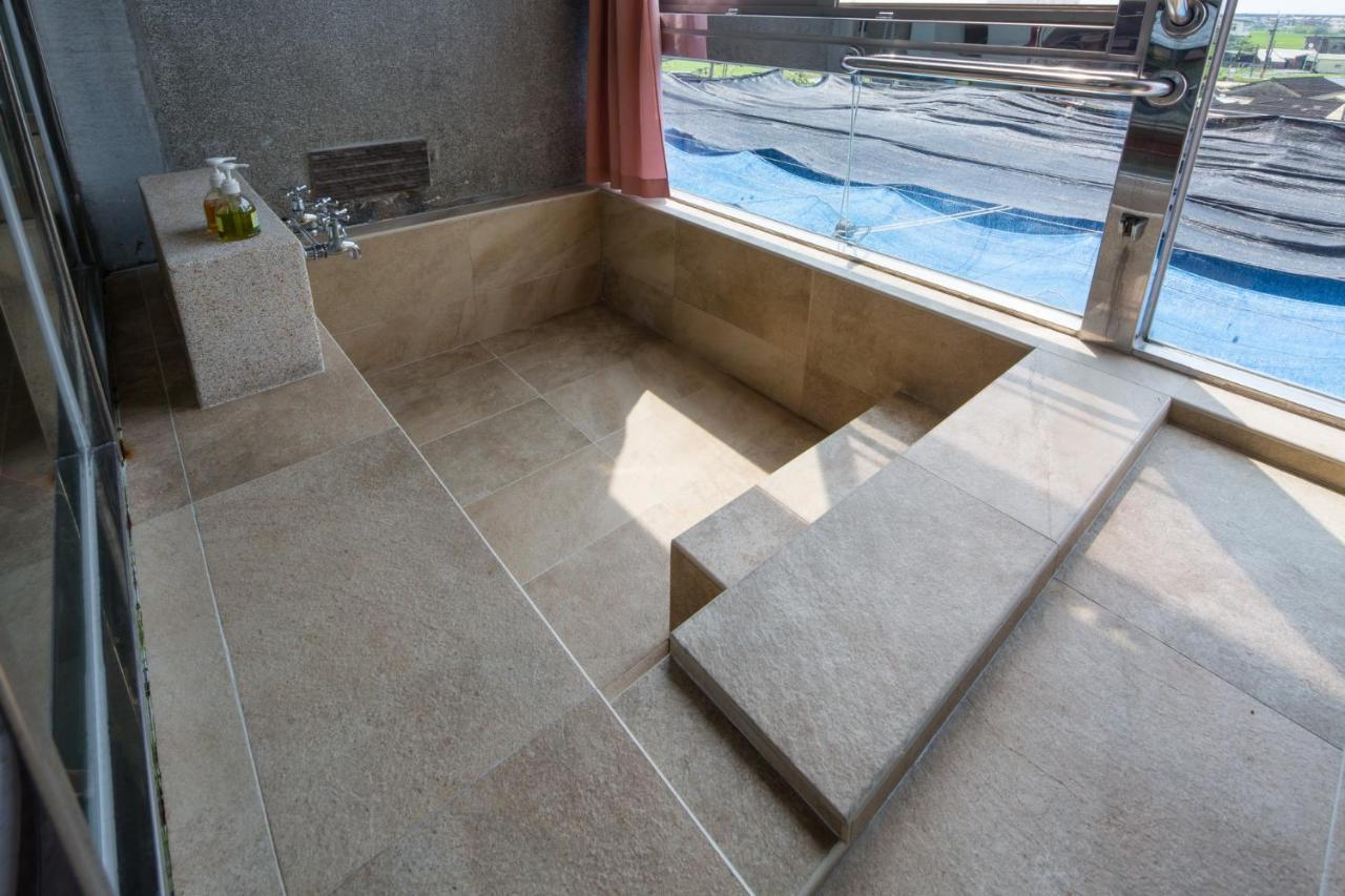 Hotel Les Champs Jiaoxi Bagian luar foto